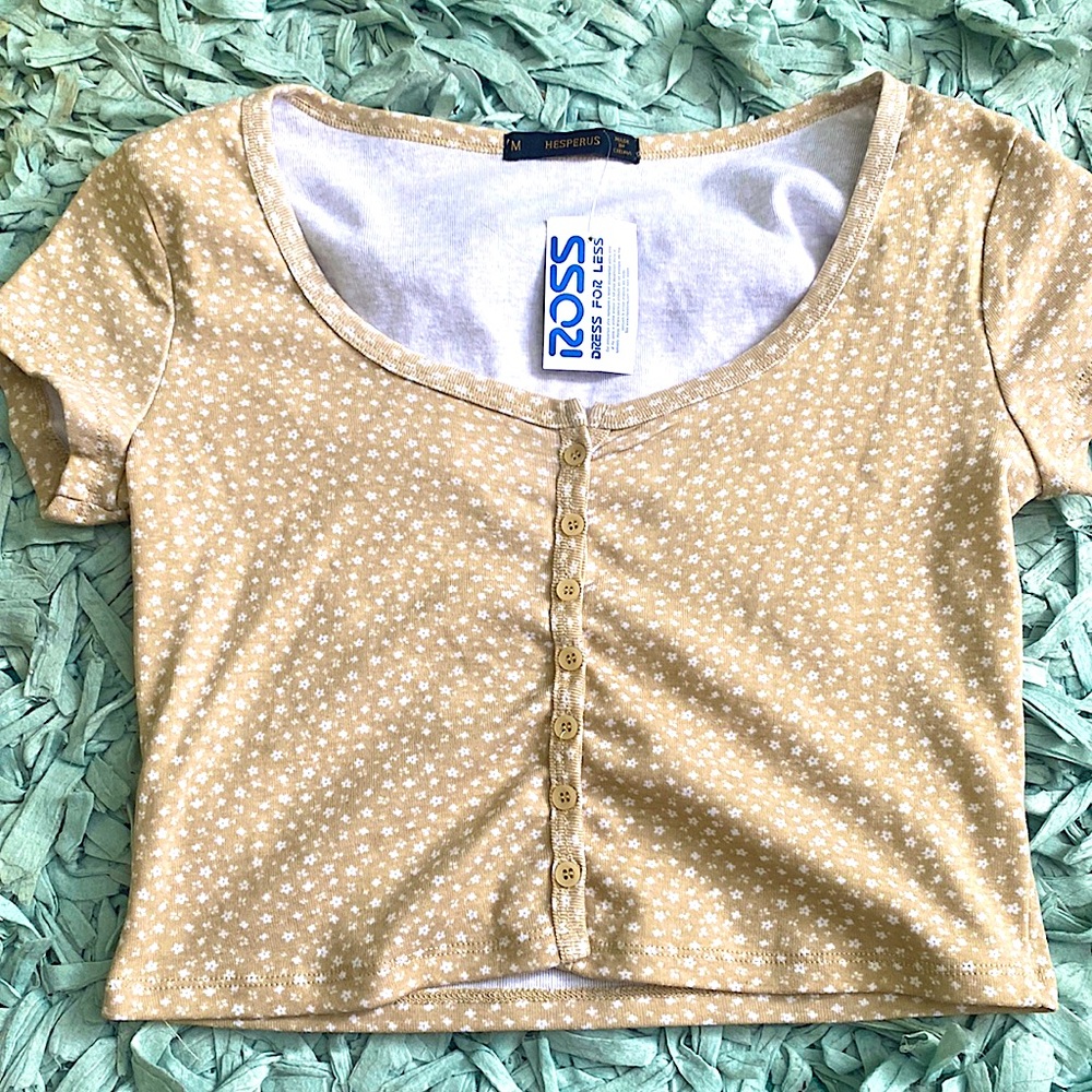 Medium (teenage)  light brown short sleeve crop top.